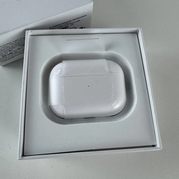Apple AirPods Pro 2nd Gen Wireless Earbuds White Bluetooth USB-C Case MTJV3AM/A - Picture 7 of 11